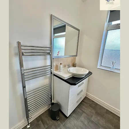 شقة Leeds Carnival Comfort 4br House *