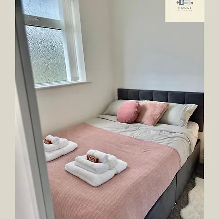 شقة Leeds Carnival Comfort 4br House *