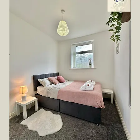 شقة Leeds Carnival Comfort 4br House *