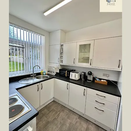 Leeds Carnival Comfort 4br House *